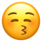 Rosto Beijando Com Olhos Fechados
