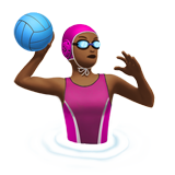 Mulher Jogando Polo Aquático: Tom de Pele Médio-Escuro