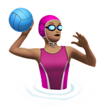 Mulher Jogando Polo Aquático: Tom de Pele Médio
