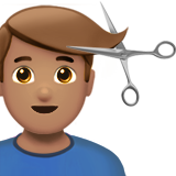 Homem Cortando O Cabelo: Tom de Pele Médio