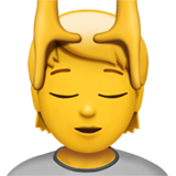 Pessoa Recebendo Massagem Facial