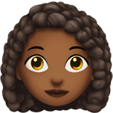 Mulher: Tom de Pele Médio-Escuro, Cabelo Cacheado