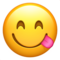 وجه يتلذذ بالطعام