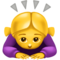 امرأة تنحني