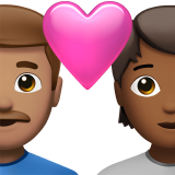 Пара з серцем: чоловік, Людина, середній тон шкіри, середньо-темний тон шкіри для Apple iOS 18.4