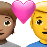 <p>Par de com Coração: Pessoa, Homem, Tom de Pele Médio, Sem Tom de Pele</p> para Apple iOS 18.4