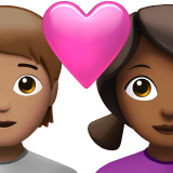 Пара з серцем: людина, жінка, середній тон шкіри, середньо-темний тон шкіри для Apple iOS 18.4