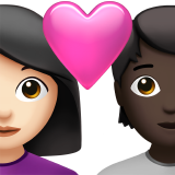 Пара с сердцем: Женщина, Человек, Светлый тон кожи, Темный тон кожи для Apple iOS 18.4