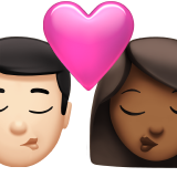 Поцілунок-чоловік: світлий тон шкіри, жінка: середньо-темний тон шкіри для Apple iOS 18.4