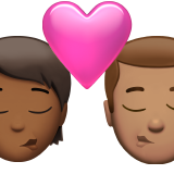 Поцілунок: людина, чоловік, середньо-темний тон шкіри, середній тон шкіри для Apple iOS 18.4