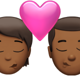 Поцілунок: Людина, Чоловік, Середньо-Темний Тон Шкіри для Apple iOS 18.4
