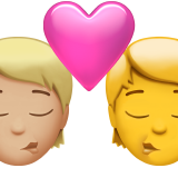 <p>Kiss: Pessoa, Pessoa, Tom de Pele Médio-Claro, Sem Tom de Pele</p> para Apple iOS 18.4