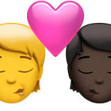 Kiss: Pessoa, Pessoa, Nenhuma Tonalidade de Pele, Tonalidade de Pele Escura para Apple iOS 18.4