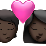 Поцілунок: Людина, Жінка, Темний Тон Шкіри для Apple iOS 18.4