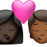 Поцелуй: Женщина, Человек, Темный тон кожи, Средне-темный тон кожи для Apple iOS 18.4