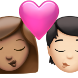 Поцілунок: жінка, людина, середній тон шкіри, світлий тон шкіри для Apple iOS 18.4