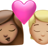 Поцілунок: жінка, людина, середній тон шкіри, середньо-світлий тон шкіри для Apple iOS 18.4
