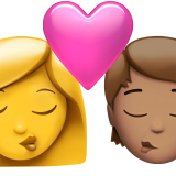Поцелуй: Женщина, Человек, Без тона кожи, Средний тон кожи для Apple iOS 18.4