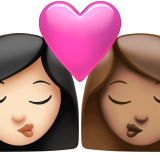 Поцелуй: женщина женщина очень светлый тон кожи средний тон кожи для Apple iOS 18.4