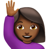 Жінка з піднятою рукою: темний тон шкіри для Apple iOS 18.4