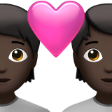 Couple avec coeur : personne, personne, teint foncé pour Apple iOS 26.4