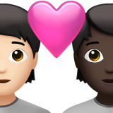 Pasangan dengan hati: dewasa, dewasa, warna kulit cerah, warna kulit gelap untuk Apple iOS 26.4