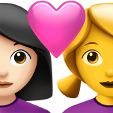 Apple iOS 26.4의 경우 하트가 있는 커플 - 여성: 밝은 피부톤, 여성: 피부톤 없음