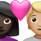 Pasangan Berhati: Wanita, Orang, Warna Kulit Gelap, Warna Kulit Sedang-Terang untuk Apple iOS 26.4