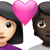 Casal com coração: mulher, pessoa, tom de pele claro, tom de pele escuro para Apple iOS 26.4
