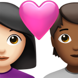 Pasangan Berhati: Wanita, Orang, Warna Kulit Cerah, Warna Kulit Sedang-Gelap untuk Apple iOS 26.4