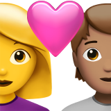 Casal com coração: mulher, pessoa, sem tom de pele, tom de pele médio para Apple iOS 26.4