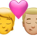 Beijo: Pessoa, Homem, Sem Tom de Pele, Tom de Pele Médio-Claro para Apple iOS 26.4