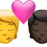 Kiss: Persona, Persona, Nessuna tonalità di pelle, Tonalità di pelle scura per Apple iOS 26.4