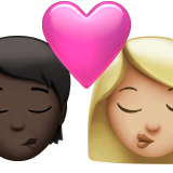 Kus: Persoon, Vrouw, Donkere huidskleur, Medium-lichte huidskleur voor Apple iOS 26.4