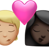 Beijo: Pessoa, Mulher, Tom de pele médio-claro, Tom de pele escuro para Apple iOS 26.4