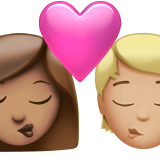 Ciuman: Wanita, Orang, Warna Kulit Sedang, Warna Kulit Sedang-Terang untuk Apple iOS 26.4