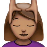 Mulher Recebendo Massagem Facial: Pele Morena para Apple iOS 26.4