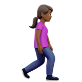 Mulher caminhando de frente para a direita: tom de pele médio-escuro para Apple iOS 26.4