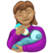 授乳する女性：中間の肌色