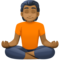 Personne Dans La Posture Du Lotus: Peau Moyennement Foncée