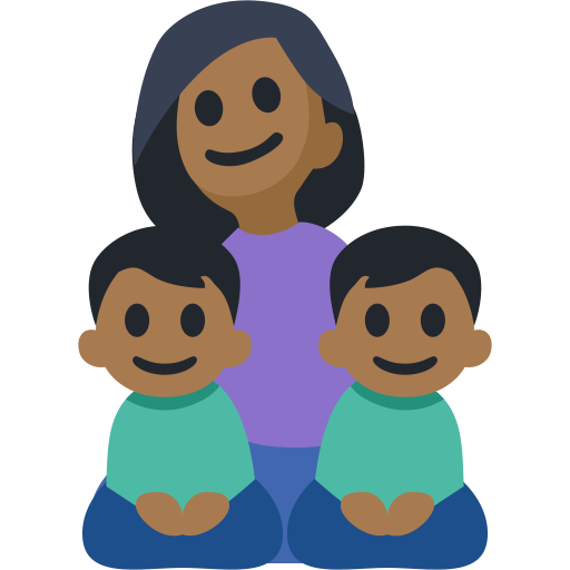Família - Mulher: Tom de Pele Médio-Escuro, Menino: Tom de Pele Médio-Escuro, Menino: Tom de Pele Médio-Escuro
