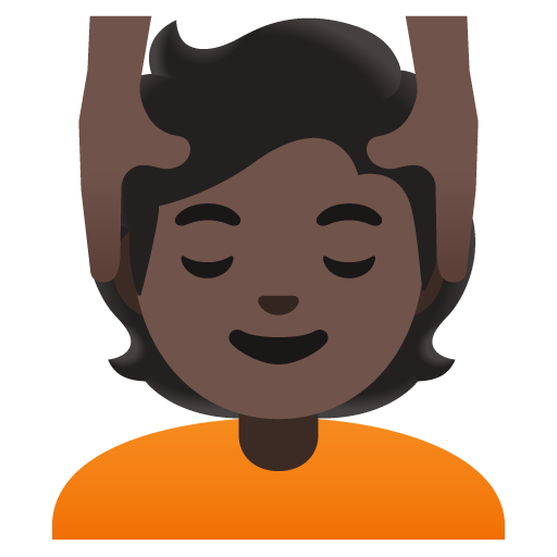 Людині масажують обличчя: дуже темний тон шкіри для Google 16.0