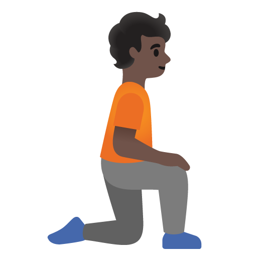 Pessoa ajoelhada de frente para a direita: tom de pele escuro para Google 17.0