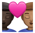 Поцелуй: мужчина мужчина очень темный тон кожи средний тон кожи для Huawei HarmonyOS 4.0