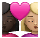 Baiser: Femme, Femme, Peau Foncée, Peau Moyennement Claire