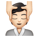 Человеку массируют лицо: очень светлый тон кожи для Huawei HarmonyOS 4.0