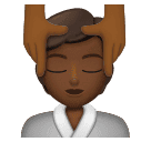 Людині масажують обличчя: темний тон шкіри для Huawei HarmonyOS 4.0