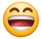Šklebící se tvář s usměvavýma očima