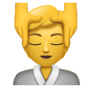 Людині масажують обличчя для Huawei HarmonyOS 4.0