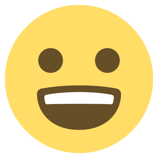وجه مبتسم بعينين كبيرتين